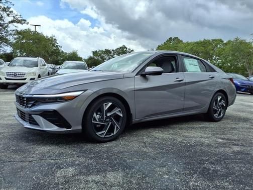 2025 Hyundai ELANTRA Limited