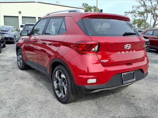 2022 Hyundai VENUE SEL