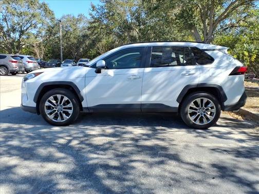 2020 Toyota RAV4 XLE Premium