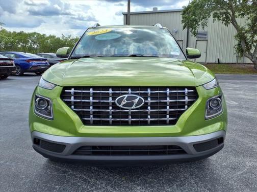 2023 Hyundai VENUE SEL