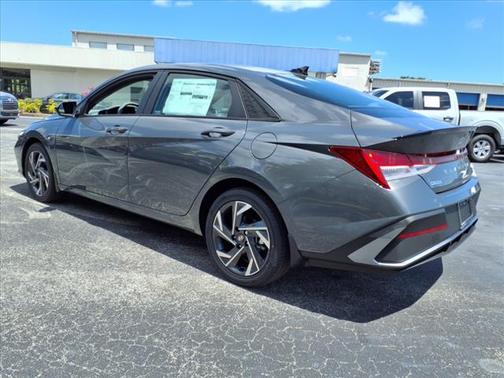 2025 Hyundai ELANTRA Sport