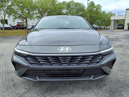 2025 Hyundai ELANTRA HEV SEL Sport