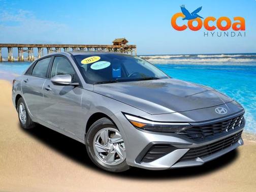 2025 Hyundai ELANTRA SE