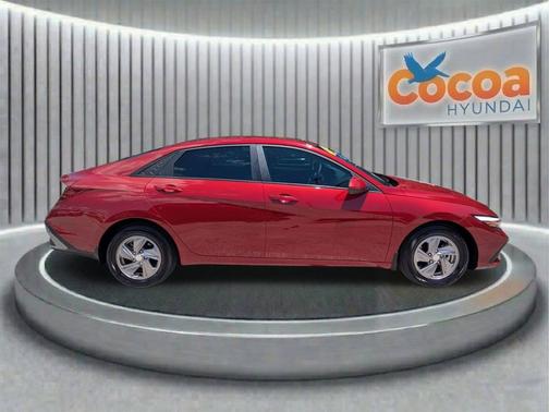 Ultimate Red 2025 Hyundai ELANTRA SE