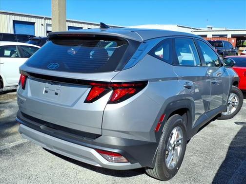 2025 Hyundai TUCSON SE