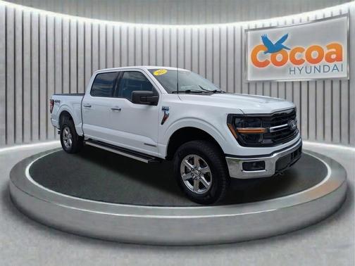 Oxford White 2025 Ford F-150 XLT
