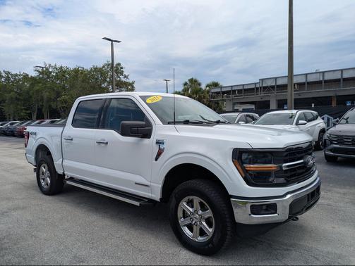 Oxford White 2025 Ford F-150 XLT