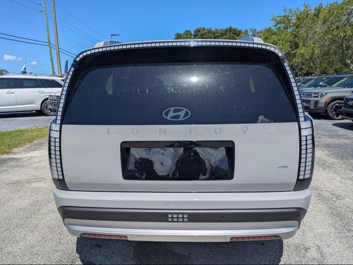 Cyber Gray 2026 Hyundai IONIQ 9 SE