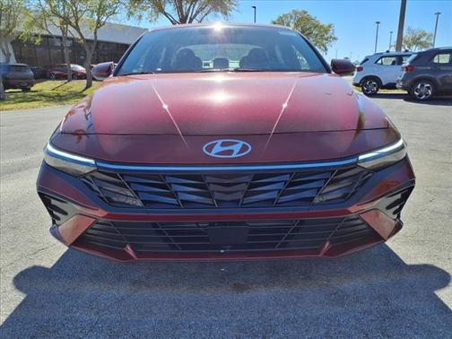 2025 Hyundai ELANTRA SEL