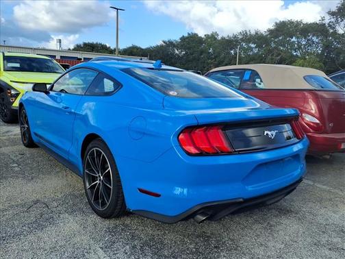 2022 Ford Mustang EcoBoost