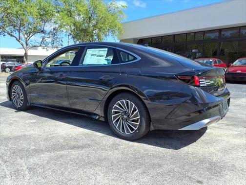 2025 Hyundai SONATA Hybrid Limited
