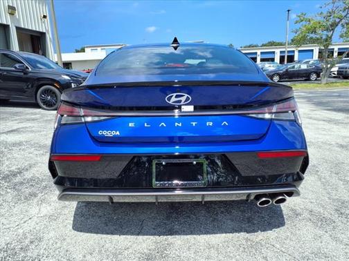 2025 Hyundai ELANTRA SE
