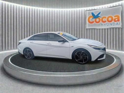 Ceramic White 2022 Hyundai ELANTRA N Line