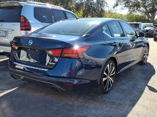 2022 Nissan Altima SR VC-Turbo FWD