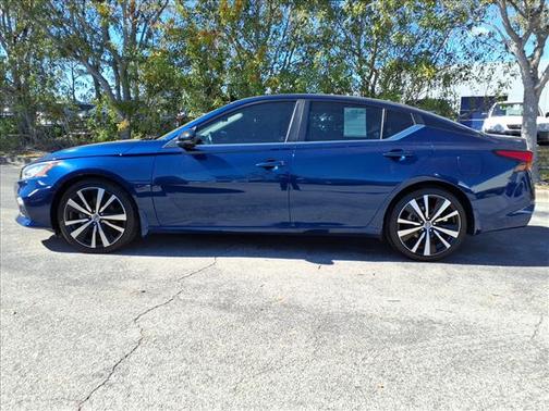 2022 Nissan Altima SR VC-Turbo FWD