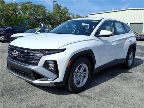 2026 Hyundai TUCSON SE