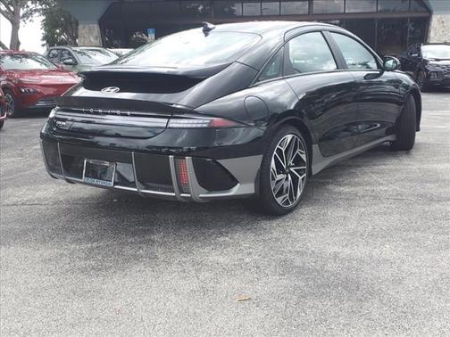 2023 Hyundai IONIQ 6 SE