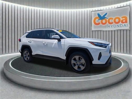 Ice Cap 2024 Toyota RAV4 XLE
