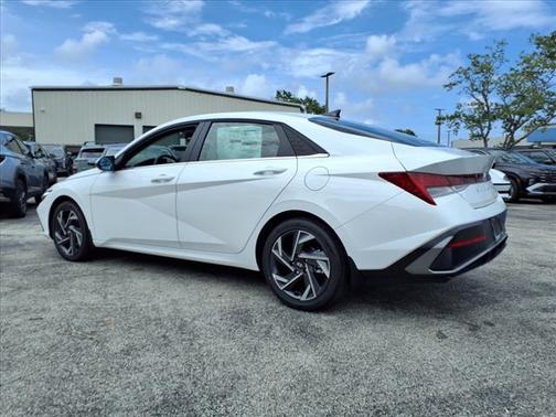 2025 Hyundai ELANTRA Limited