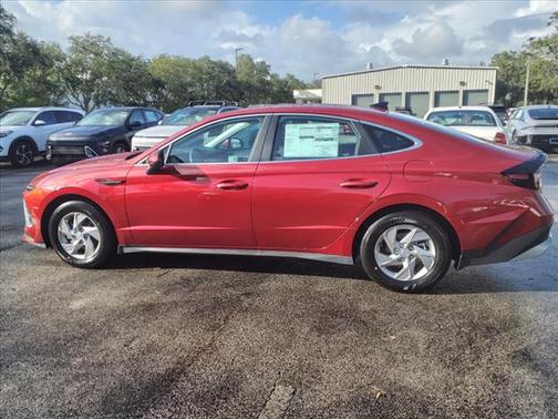 2025 Hyundai SONATA SE
