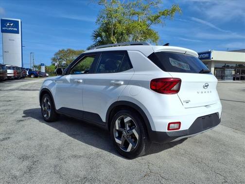 2021 Hyundai VENUE SEL