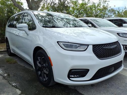 2021 Chrysler Pacifica Touring L