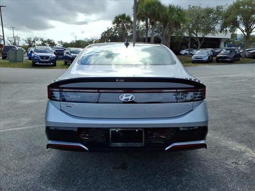 2026 Hyundai SONATA Hybrid SE