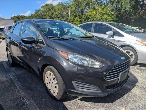 Tuxedo Black Metallic 2014 Ford Fiesta S