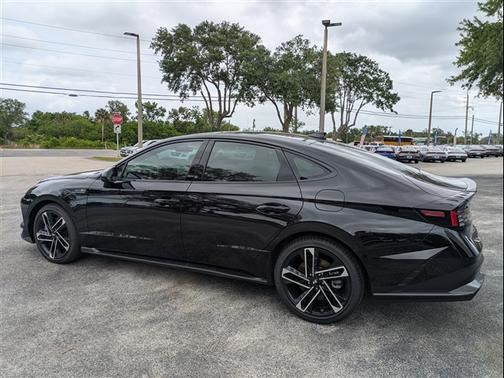 Abyss Black 2026 Hyundai SONATA SE