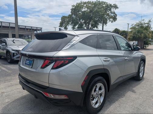 Shimmering Silver 2024 Hyundai TUCSON SEL