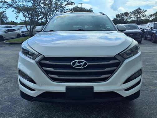 2016 Hyundai TUCSON SE