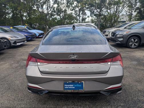 Fluid Metal 2023 Hyundai ELANTRA Limited