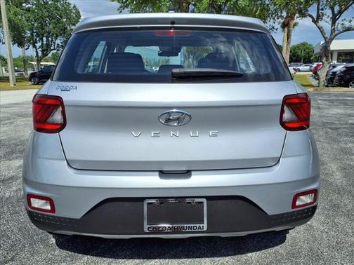 2021 Hyundai VENUE SE