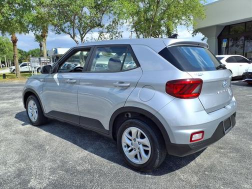 2021 Hyundai VENUE SE