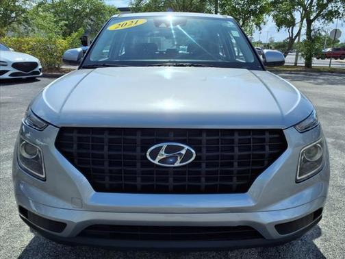 2021 Hyundai VENUE SE