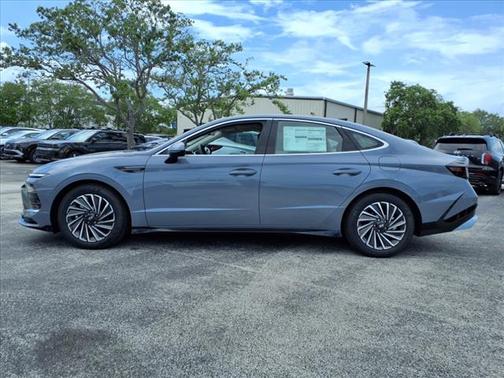 2025 Hyundai SONATA Hybrid Limited