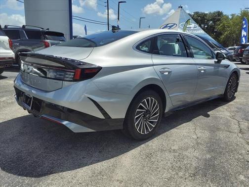2024 Hyundai SONATA Hybrid SE