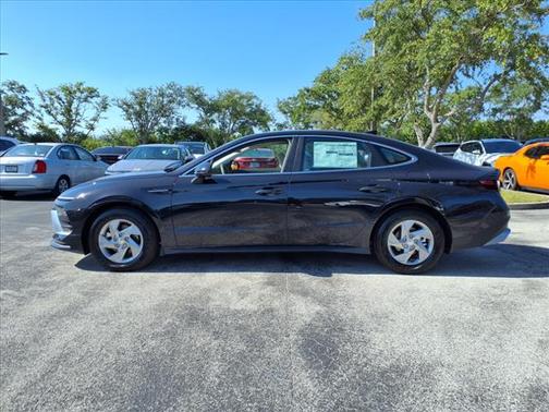 2025 Hyundai SONATA SE