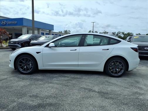 2023 Tesla Model 3 Standard Range