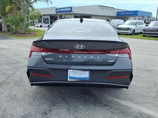 2025 Hyundai ELANTRA HEV SEL Sport