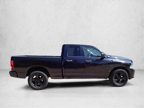 Brilliant Black Crystal Pearlcoat 2016 RAM 1500 Tradesman/Express