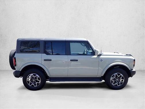 Desert Sand 2026 Ford Bronco Outer Banks