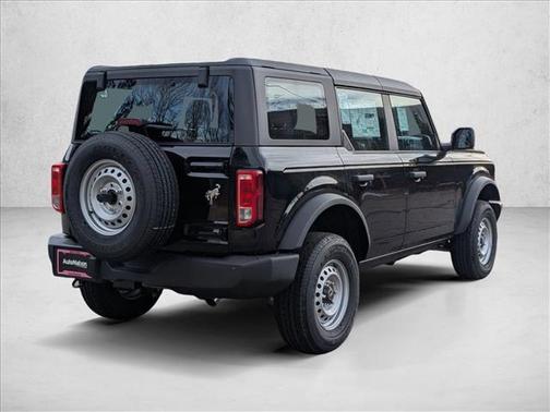 2025 Ford Bronco Base 4 Door 4x4