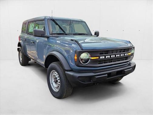 2025 Ford Bronco Base 4 Door 4x4