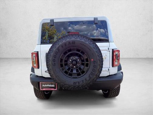 Oxford White 2026 Ford Bronco Badlands