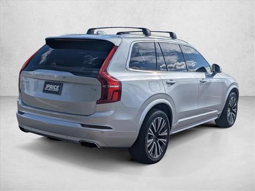 2020 Volvo XC90 T6 Momentum