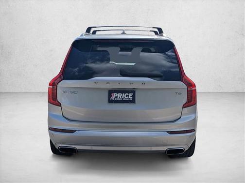 2020 Volvo XC90 T6 Momentum