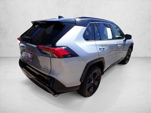 Silver Sky Metallic w/Black Roof 2019 Toyota RAV4 Hybrid SE