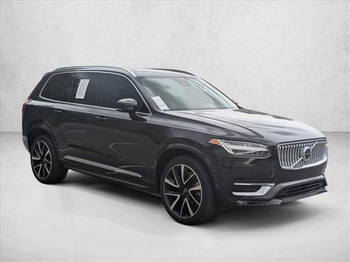 2023 Volvo XC90 B5 Plus