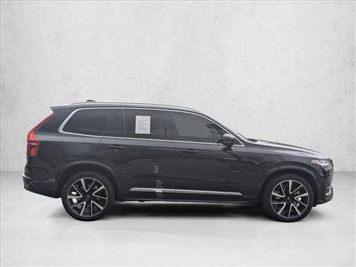 2023 Volvo XC90 B5 Plus
